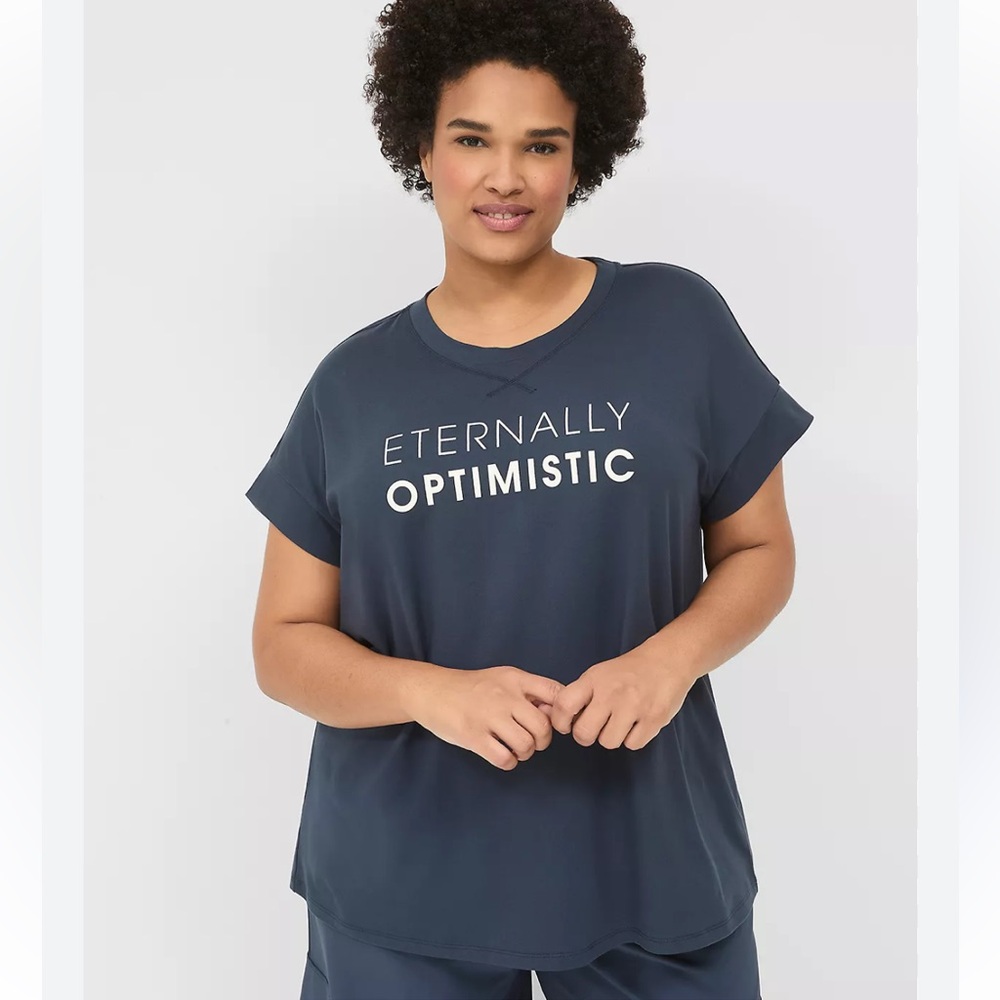 Livi Lane Bryant NWT Activewear Shirt Top 26/28 Navy Blue Graphic T-Shirt New